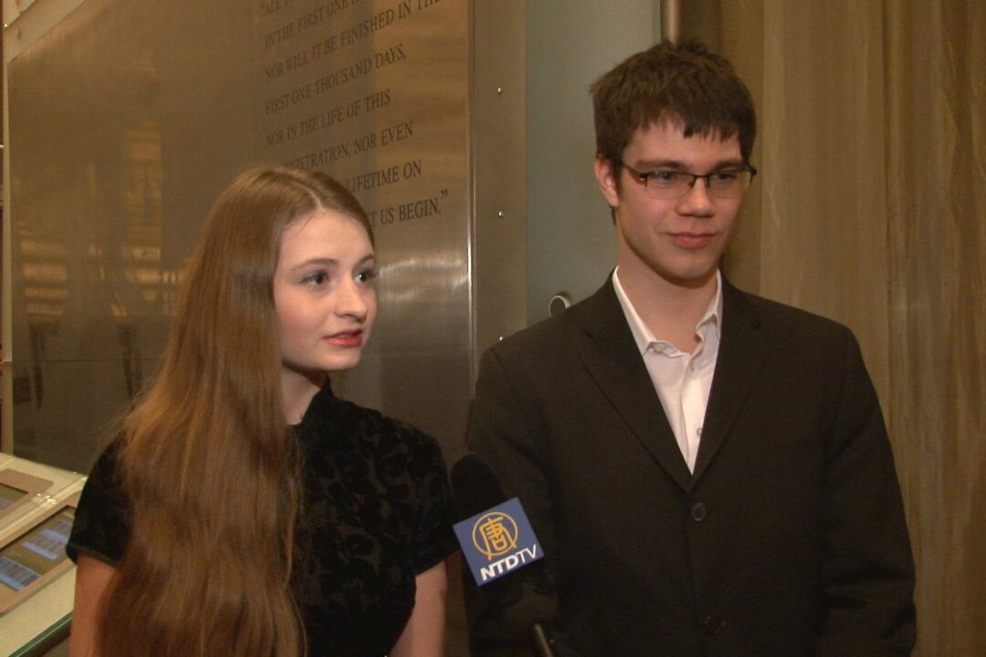 Elizabeth Drake and Alexis Franchet attend Shen Yun Performing Arts at the Kennedy Center in Washington, D.C., on Jan. 24, 2013. (Courtesy of NTD Television)