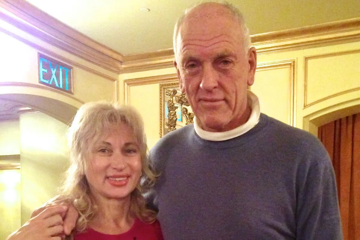 Ms. Irina Yartseva and Mr. Dario Sattui enjoy the Shen Yun performance in San Francisco on Jan. 4 at the War Memorial Opera House. (Epoch Times)