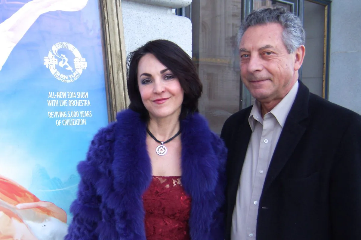 Ms. Niloufar Mazhari and Mr. Mehram Sheikholeslami enjoy the Shen Yun performance in San Francisco on Jan. 4 at the War Memorial Opera House. (Lily Yu/Epoch Times)