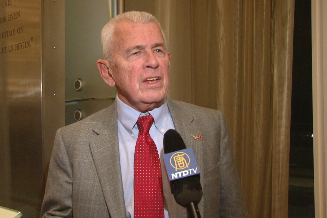 Arthur Behnke talking to NTD after seeing the performance of Shen Yun Performing Arts at Washington's Kennedy Center Opera House on Jan. 25, 2014. (Courtesy of NTD Television)