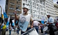 In Argentina Crisis, Firms Do Everything to Cut Costs; Except Fire Workers