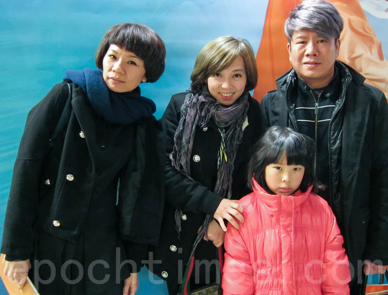 (R to L) Hsu Han-tsung, the CEO of Milan Hair Salon, Wu Tzu-yi, the education supervisor, and Mandy, the art supervisor. (Sun Guoying/Epoch Times) 