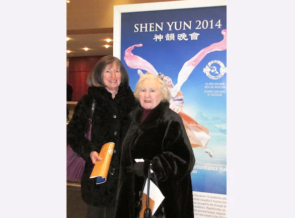 Ms. Deborah Havens and Ms. Roselle Havens enjoy and evening at Shen Yun Performing Arts at the DeVos Performance Hall on Wednesday night, Feb. 12. (Charlie Lu/Epoch Times)