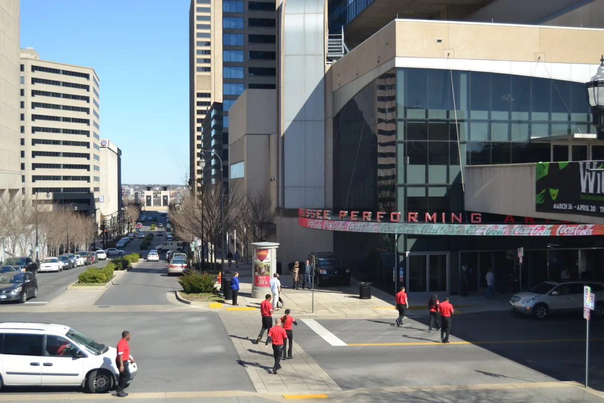 Workers arrive at the Tennessee Performing Arts Center before the Shen Yun matinee on Feb. 22, 2014. (Mary Silver/Epoch Times