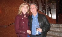 Husband, Wife Business Owners Enjoy Professionalism of Shen Yun