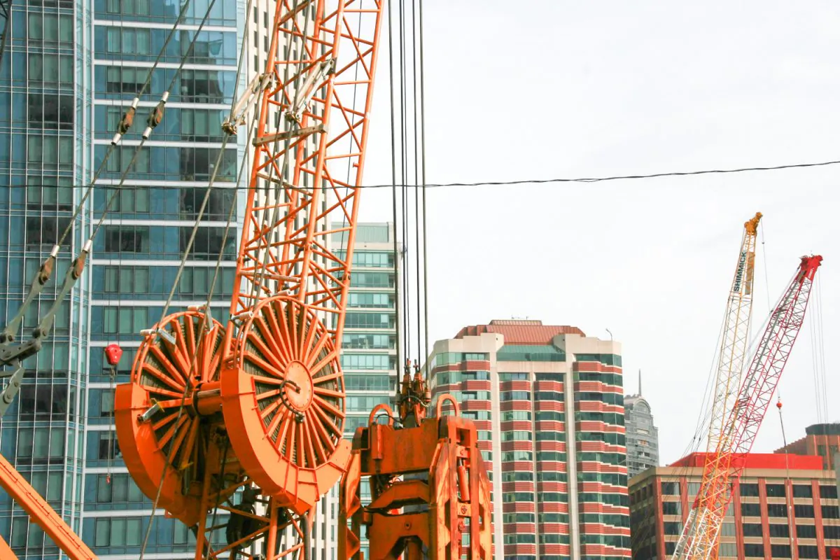 Many high rises are under construction at San Francisco, while the South Bay is still dominant by midrise building. (Flora Qu/Epoch Times)