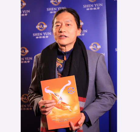 Cai Mingzhu, a renowned mandolin and violin maker, said he looks forward to seeing Shen Yun again next year. (Zheng Shunli/Epoch Times) 