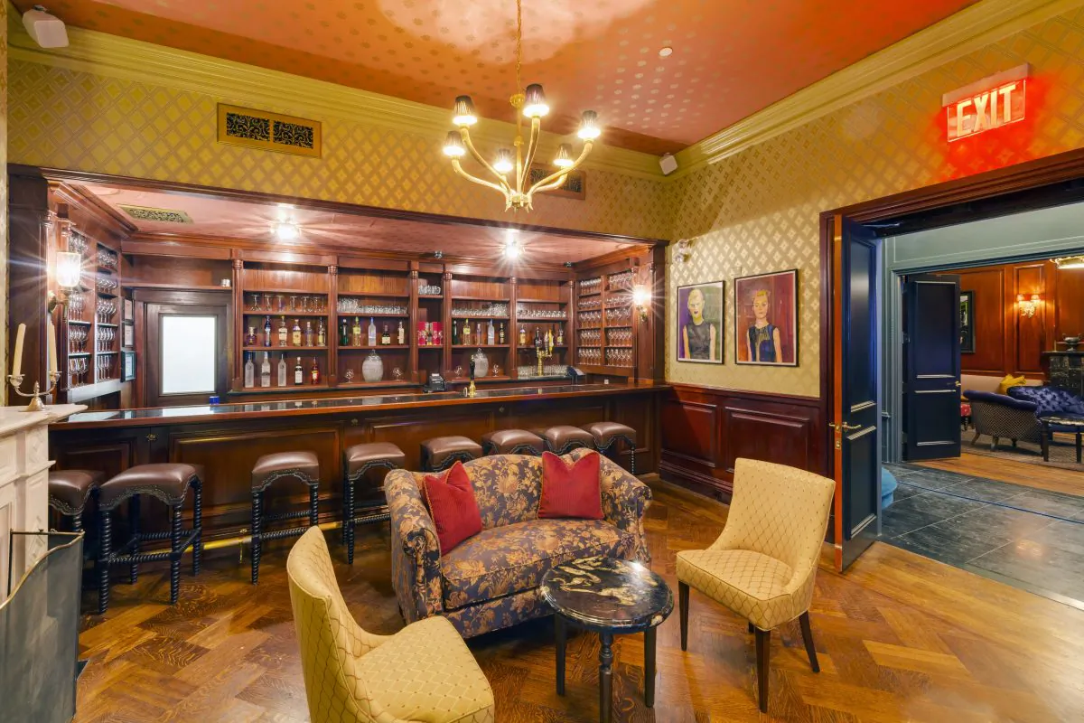 The Library Bar. (Courtesy of The Peacock)