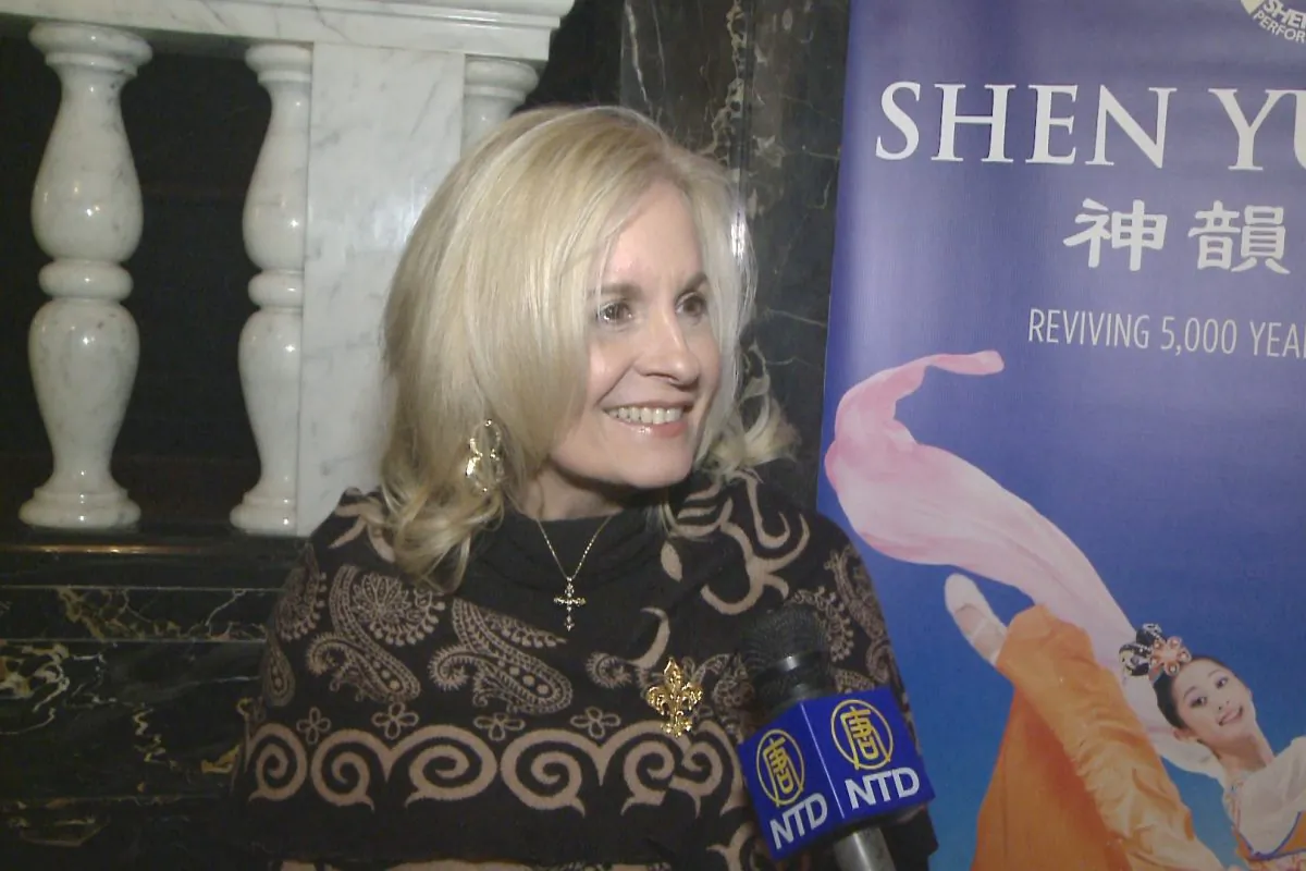 Charmaine Russel enjoys Shen Yun Performing Arts at the Saenger Theatre on Feb. 19. (Courtesy of NTD Television)