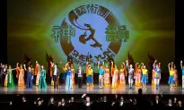 Shen Yun: ‘Just Wish Our Kids Were Here’ Says Associate Professor