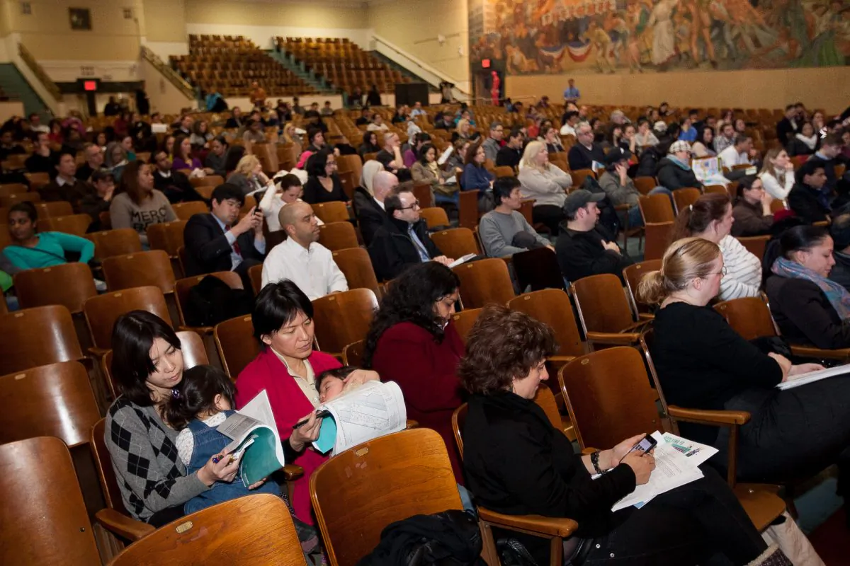 Parents have their questions answered at an info session for prekindergarten admission at the High School of Fashion Industries, Manhattan, New York, Mar. 3, 2014. (Petr Svab/Epoch Times)