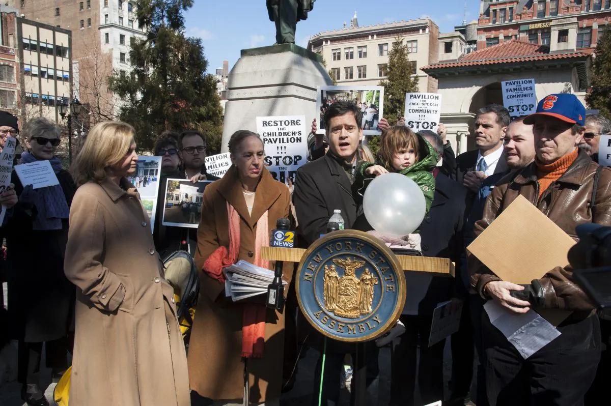 State Senator Brad Hoylman speaks at a press conference in Union Square Park, Manhattan, New York, March 9, 2014. (Dai Bing/Epoch Times)