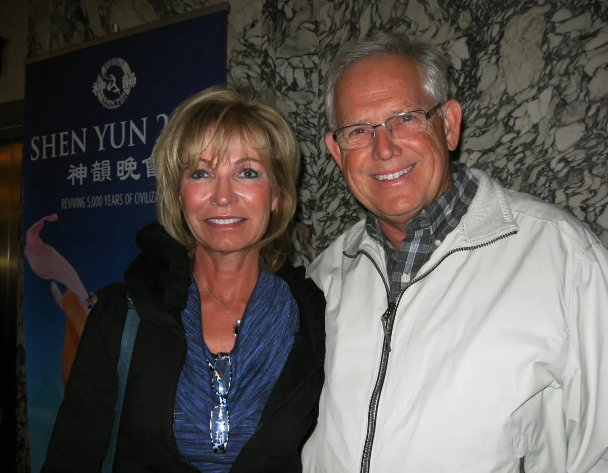 Bob and Patty Henrichs at the Orpheum Theater after seeing Shen Yun Performing Arts. (Cat Rooney/Epoch Times) 