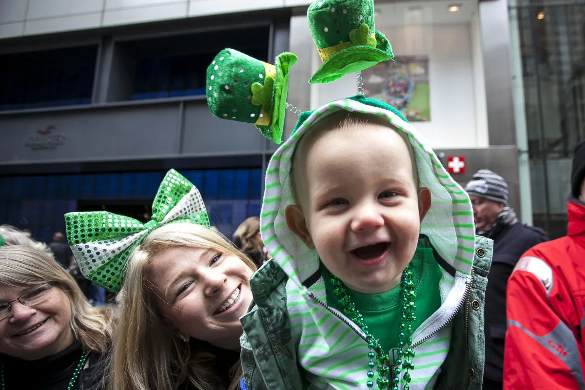 Lincoln Rogers Murphy, 1, enjoys the St. Patrick’s Day parade in New York, March 17, 2014. (Samira Bouaou/Epoch Times)