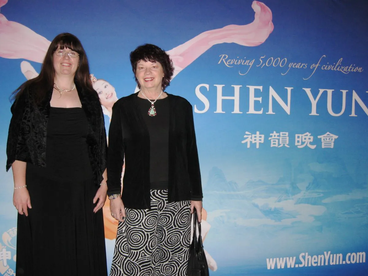 Dance instructors Karen [R] and Donna [L] House were impressed with Shen Yun's performance and dancers. (Cat Rooney/Epoch Times) 