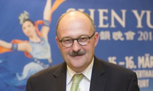 Shen Yun Brings Quietness to a Hectic Life