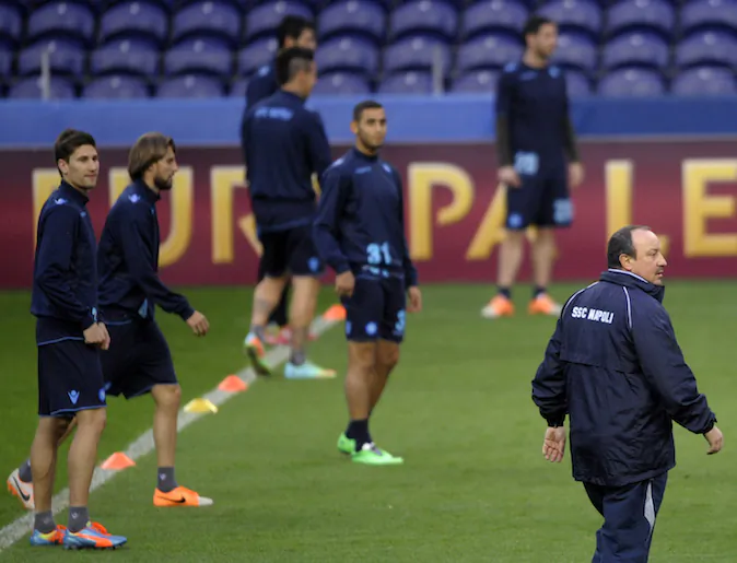 SSC Napoli's Spanish coach Rafael Benitez (R) attends a training session at the Dragao stadium in Porto on March 12, 2014, on the eve of the UEFA Europe League round of 16 football match FC Porto vs SSC Napoli.  (MIGUEL RIOPA/AFP/Getty Images)