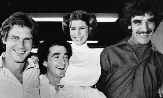 Peter Mayhew, Chewbacca Actor in ‘Star Wars,’ Dies at 74: Family Says