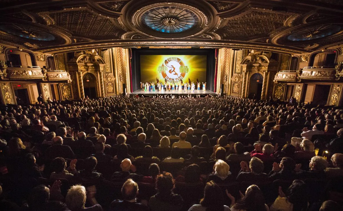 Shen Yun Performing Arts World Company's curtain call at the Wang Theatre at Citi Performing Arts Center, on March 1, 2014. (Edward Dai/Epoch Times) 
