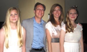 Artist Says Shen Yun ‘A Feast for the Eyes’