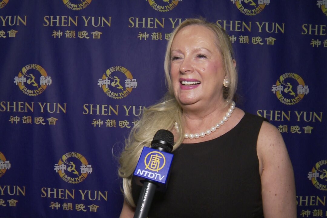 Dei Murray enjoys Shen Yun Performing Arts at the Segerstrom Center for the Arts on March 16. (Courtesy of NTD Television)