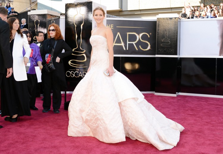 Oscars 2014 Red Carpet Dresses: Photos, Live Commentary
