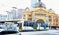 Victorian Officials Warmly Welcome Shen Yun to Australia