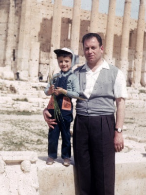 https://img.theepochtimes.com/assets/uploads/2014/03/Omar-and-Nasser-in-Palmyra-Syria-in-1961.-Nasser-Rabbat2.jpg