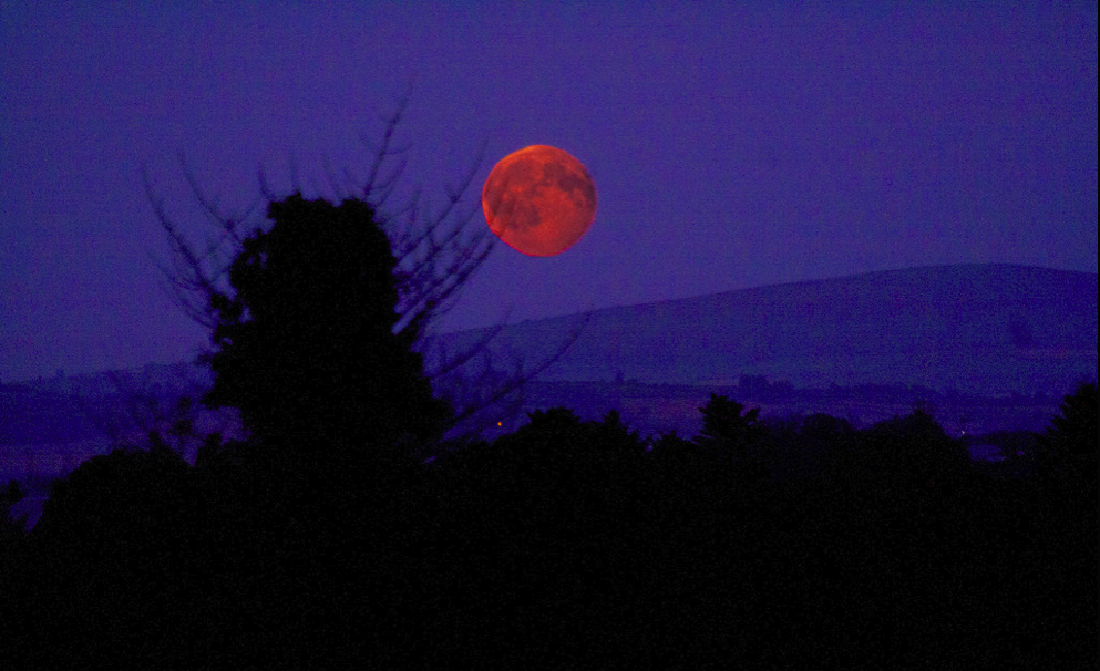 Red Moon