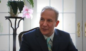Peter Schiff Sees Dark Days Ahead for US Economy