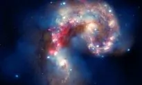 Wonders of Space in Photos: Mars Sand Dunes, Galaxies Colliding, Stars Exploding