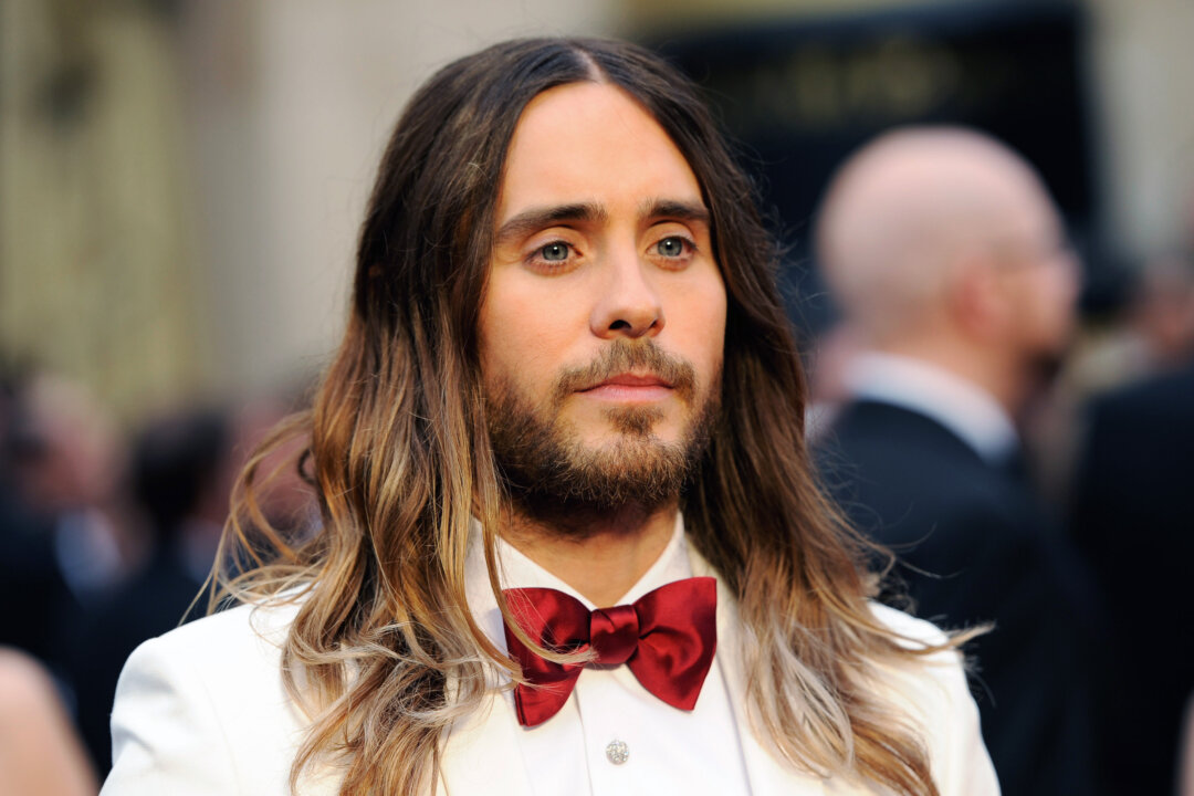 Jared Leto Has Already Damaged His Oscar (Video) The Epoch Times(00)