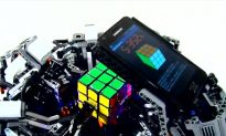Watch a Lego-Samsung Robot Solve a Rubik’s Cube in 6 Seconds