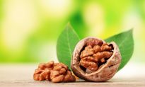 Munch on Walnuts for Healthy Arteries (Video)
