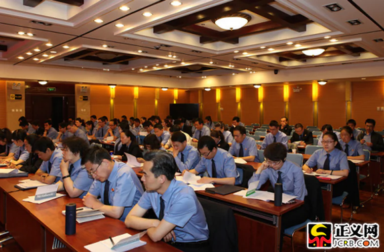 Chinese procuratorial staff in northwestern China's Qinghai Province take training classes in "Internet propaganda and guidance of public opinion," on May 28, 2013. China is hosting professionalized training for “online public opinion management specialists” this month in Beijing. (Screenshot/JCRB.com/Epoch Times)
