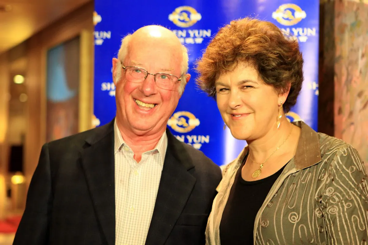 Douglas Heywood and his wife, Alexandra Cameron, enjoy an evening at Shen Yun Performing Arts at Melbourne’s State Theatre, on March 29. (Courtesy of NTD Television)