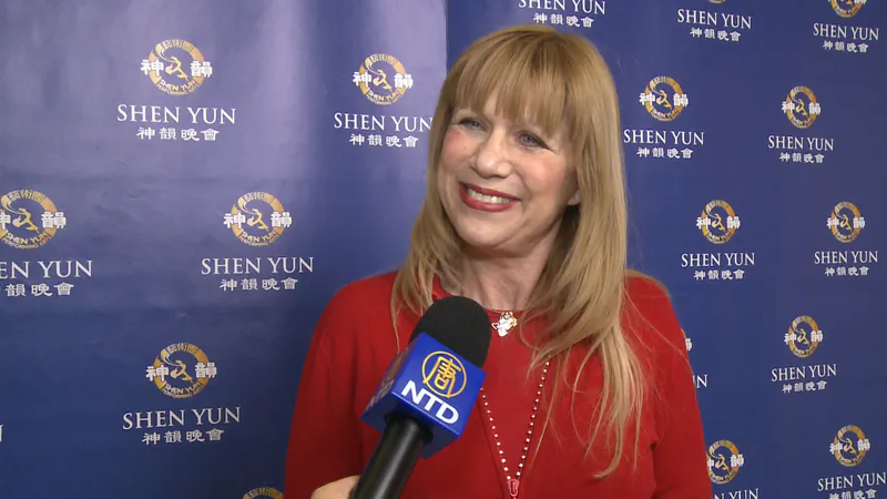 The famous French singer and actress Annie Gautrat at Shen Yun Performing Arts, at the Palais des Congrès de Paris, on March 28, 2014. (Courtesy of NTD Television)