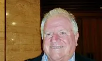 Rotary President Thinks Shen Yun Backdrop ‘Absolutely Magic’