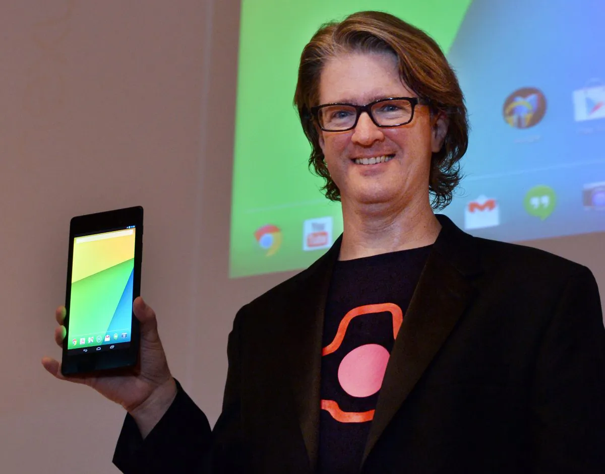 Google's engineering director Chris Yerga with the Nexus 7. (AFP/Getty Images)