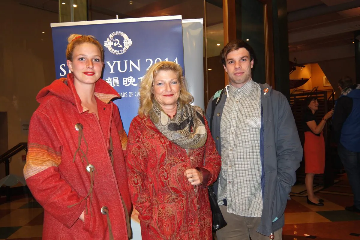 (L to R) Charlotte Barikoff, Sue Wickerson and Marcus Duffy enjoy Shen Yun Performing Arts at Wellington's St James Theatre, on April 9. (Libei Guo/Epoch Times)