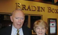 Shen Yun Brings Something Different to Heart of Illinois
