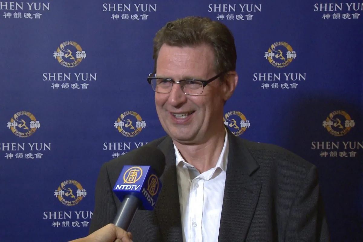 Max Shierlaw shares his Shen Yun Performing Arts experience at Wellington's St James Theatre, on April 8. (Courtesy of NTD Television)