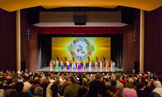 Surgeon Appreciates Shen Yun’s Beauty