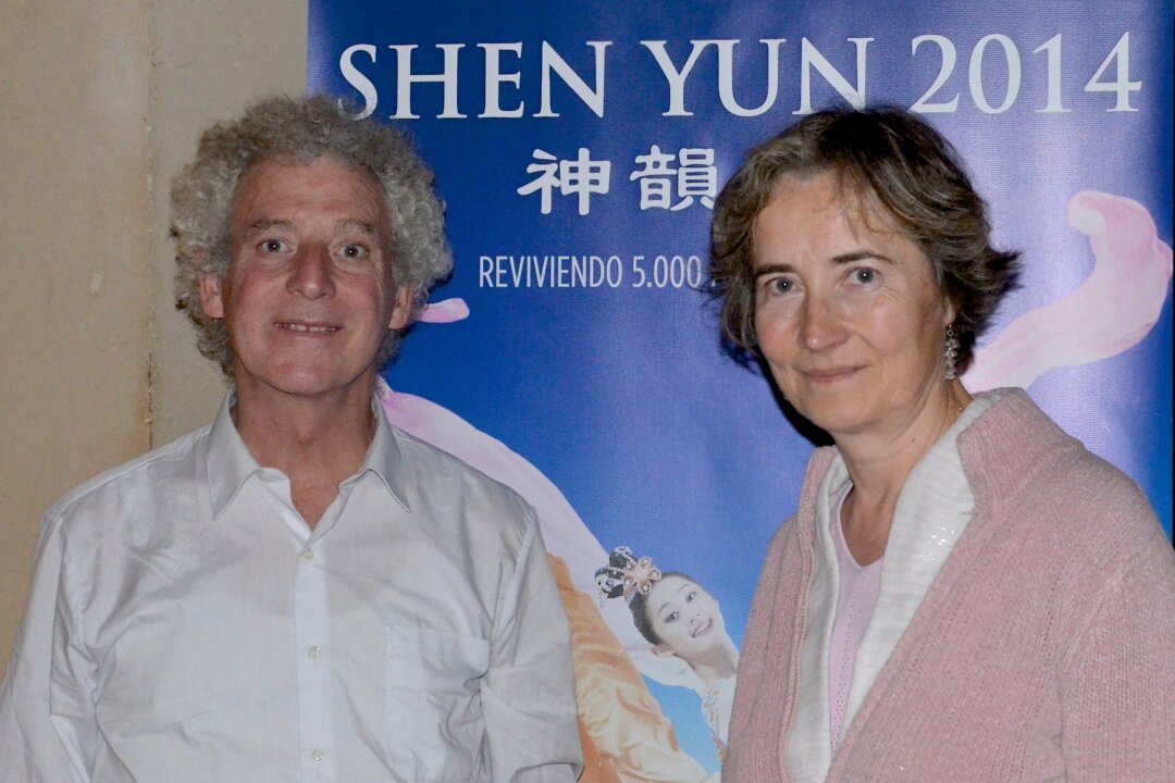 Barbara Gondek, an opera singer, and Jordi Garcia, a government official, at the Shen Yun Performing Arts show at the National Theatre of Catalonia on April 11, 2014. (Florian Godovits/Epoch Times)