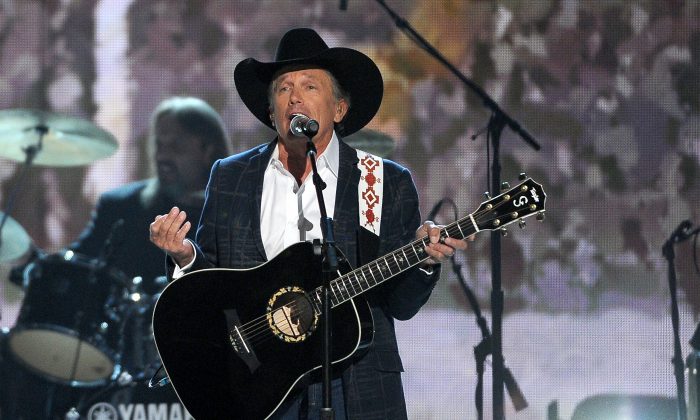 WATCH: George Strait Performs 'I Got a Car' at 2014 ACM Awards (Video ...