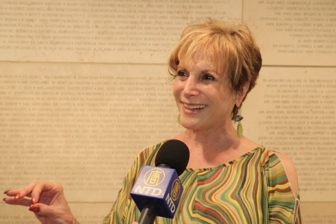 Marjorie Faver, a former dancer with the Metropolitan Opera Ballet Company, was thrilled by Shen Yun’s performance at the Kravis Center for the Performing Arts on April 16. She said she would like to tell the artists, “You are the greatest—talented, beautiful dancers.” (Courtesy of NTD Television)