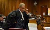 Who Is Pistorius Prosecutor Gerrie Nel? (video)