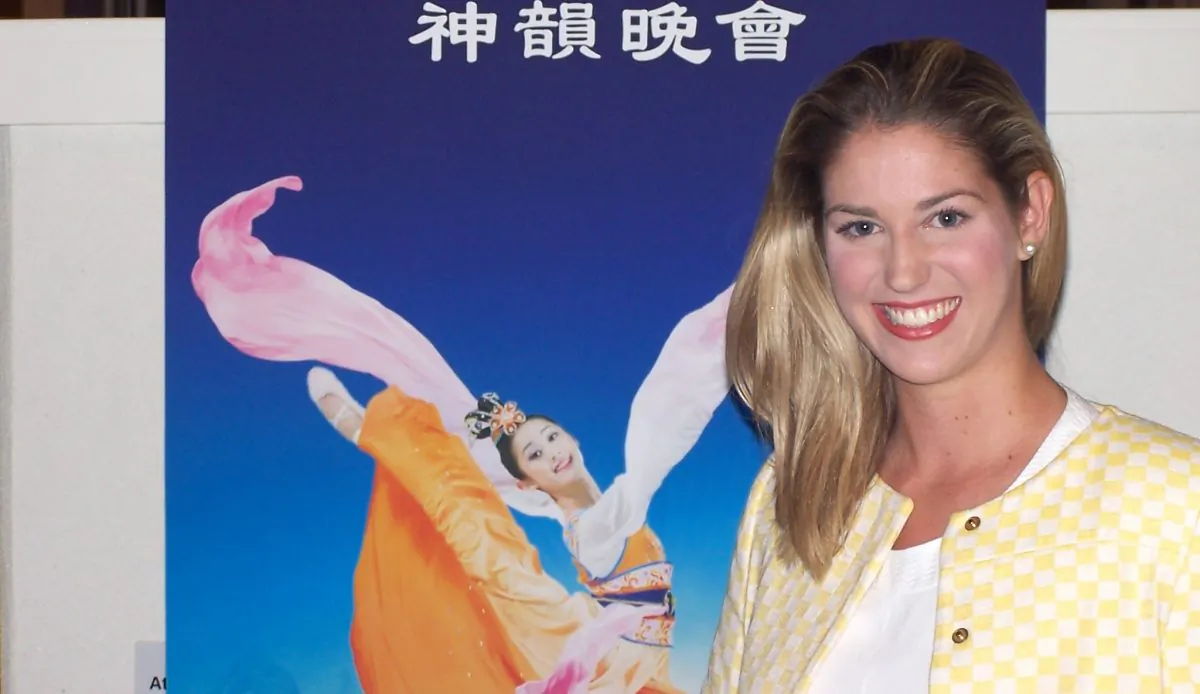 Nicole Rowles enjoys Shen Yun Performing Arts at the Arts Centre Gold Coast, on April 25. (Laurel Andress/Epoch Times)