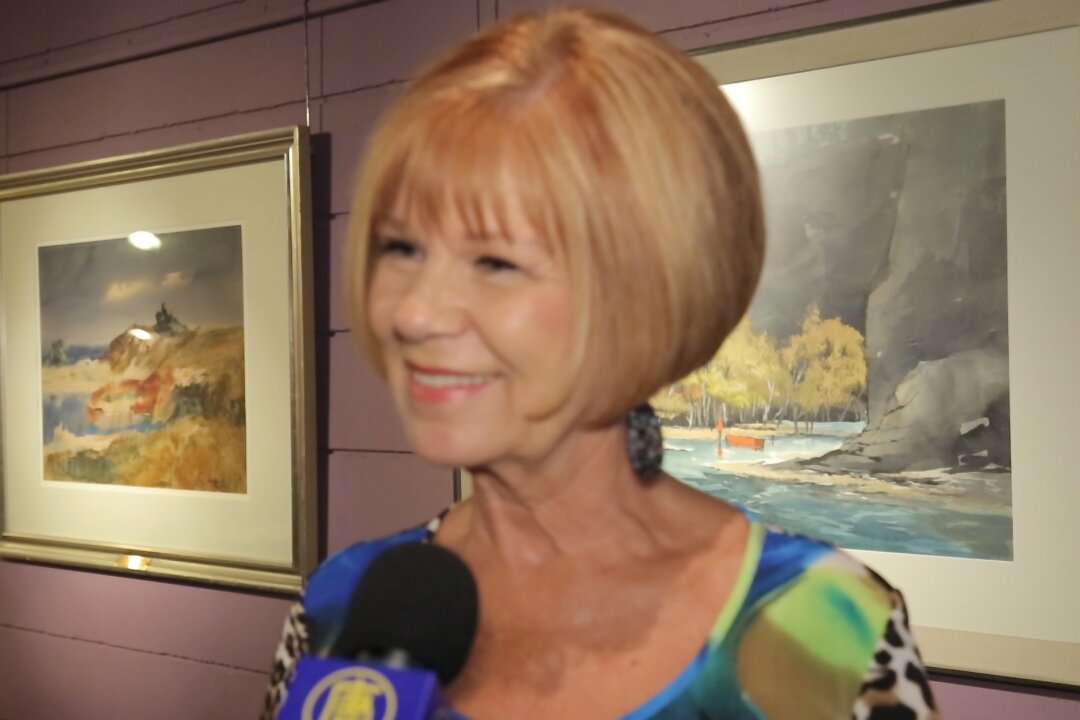 Kendra Cross, a national sales director for Mary Kay Cosmetics, said she found hope in Shen Yun. “Today was just so moving, so incredibly moving,” Mrs. Cross said of the performance at Sarasota’s Van Wezel Performing Arts Hall on April 23. (Serene Lee/NTD Television)