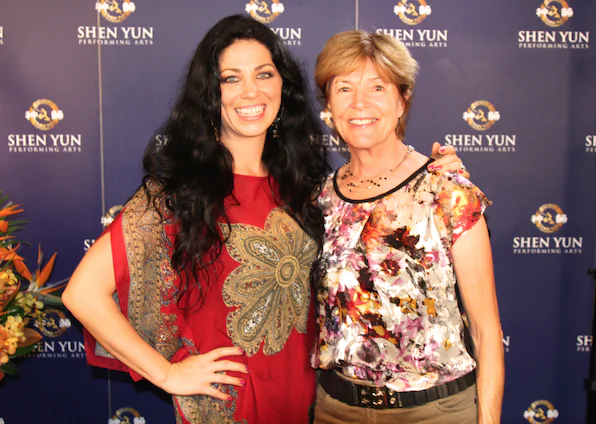Sophie-Alize (L) and Lee Fannane attend Shen Yun Performing Arts at the Sydney Theatre, on April 16. (Epoch Times)